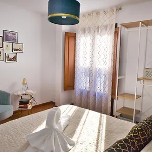 Insight, Mirador San Nicolas, Parking Included Apartamento